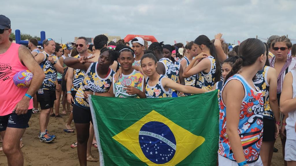 each rugby de Gruissan avec les Brésiliens de Sao Paulo